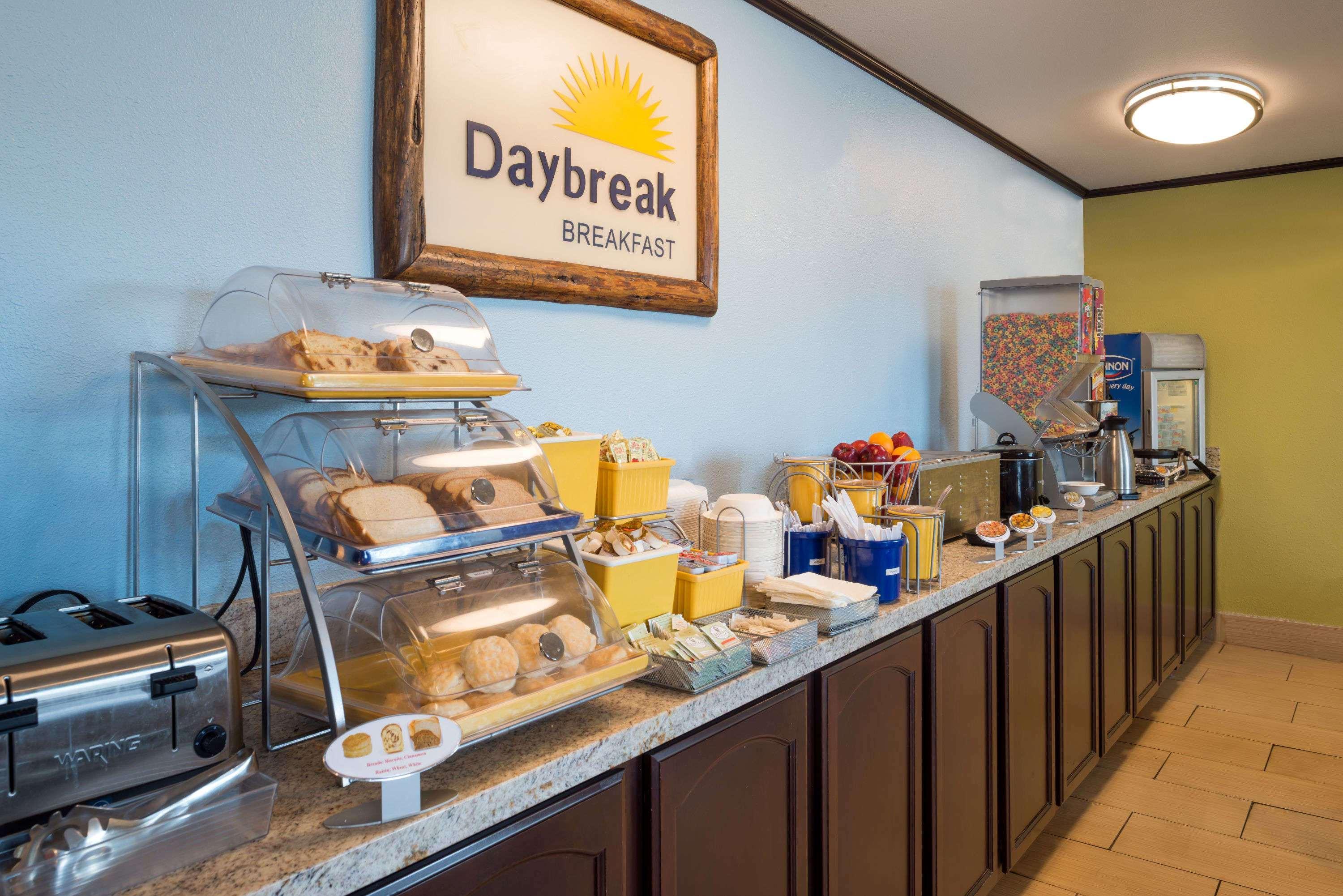 Days Inn & Suites By Wyndham Spokane Airport Airway Heights Ngoại thất bức ảnh